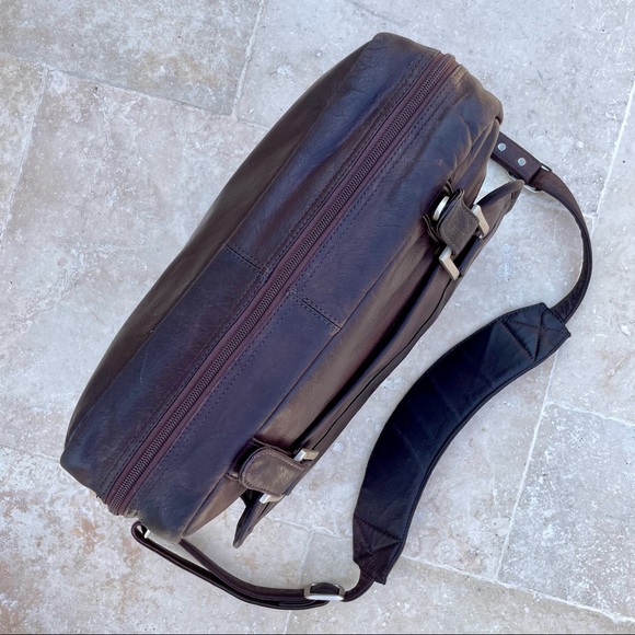 Canyon Outback Leather Goods Dark Brown Expandable Messenger Bag “ACN” debossed - Picture 13 of 14